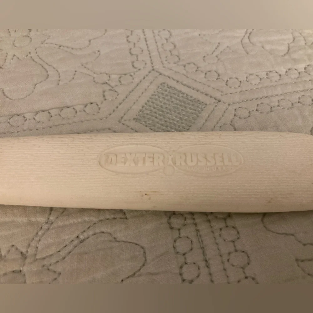 Dexter Russell Sani-Safe 10-inch baker's spatula S284-10 spread creams uniformly